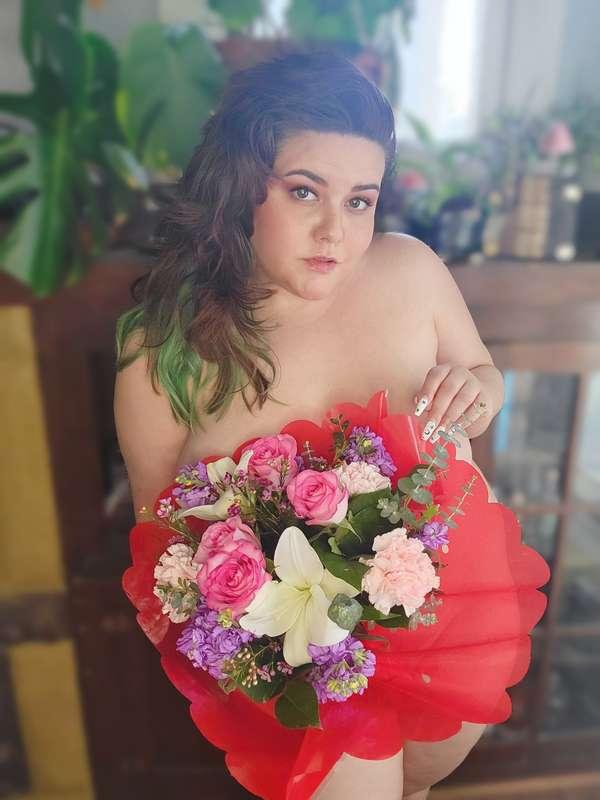 PoV You bought me flowers 💐