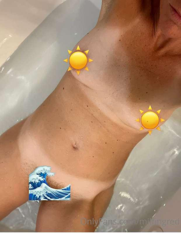 Soaking up the last bit of summer…. Loving these tan lines b..