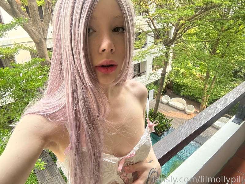 I haven't been here for a long time, I know.
I was busy moving to another country) now I live in Thailand. living in Asia was my dream, now I am happier) 💕