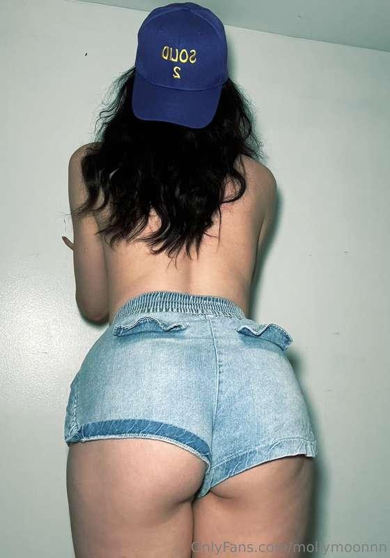 mollymoonnn image #2
