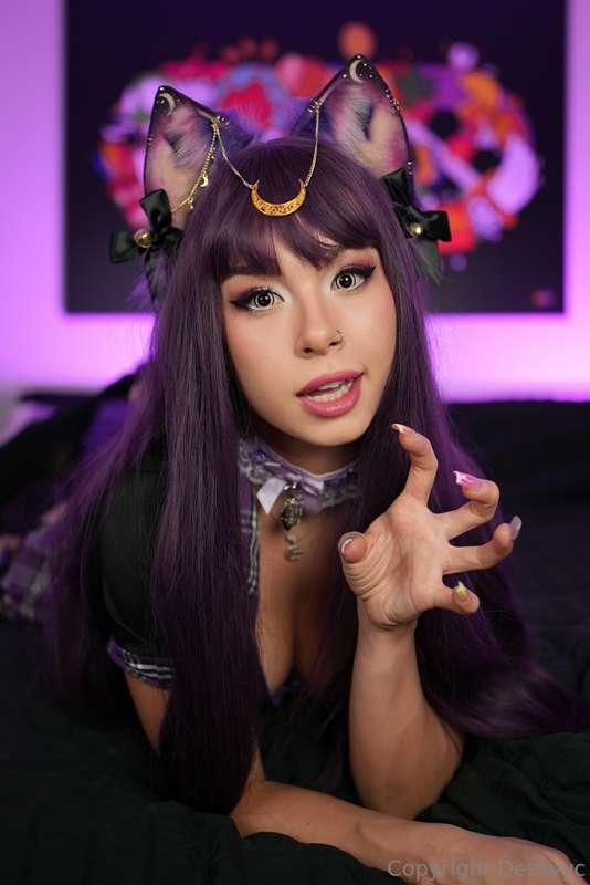 Nya Nya 🐾 💜 just me thinking about behaving like the naughty..