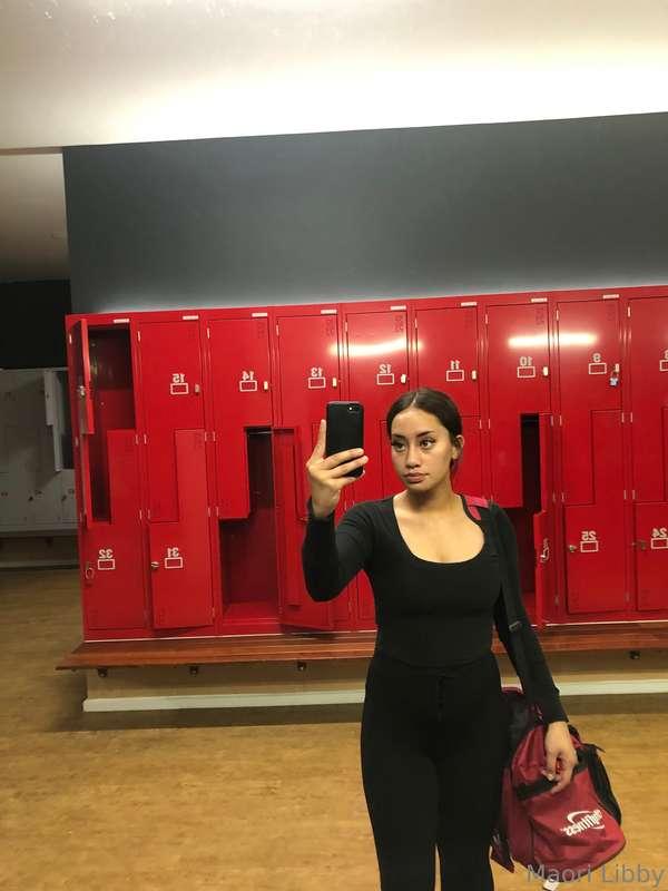 Gym session. What would you like to see me post more of on o..