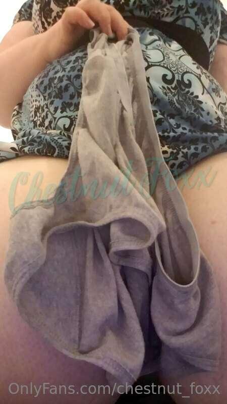 I love being naughty when I'm out. Does it turn you on knowi..