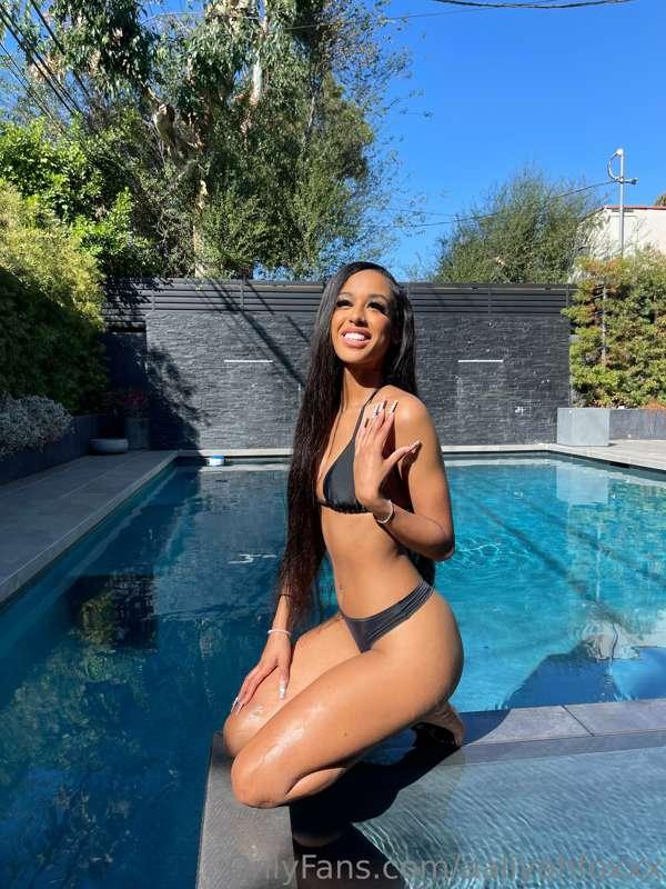 Do you think I look good in black?🥹🖤🐈‍⬛