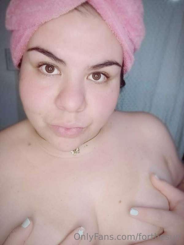 ❤️🧡💛💚💙💜
@sophifondly
Plus size girl 🔥 natural body 😇
This gi..