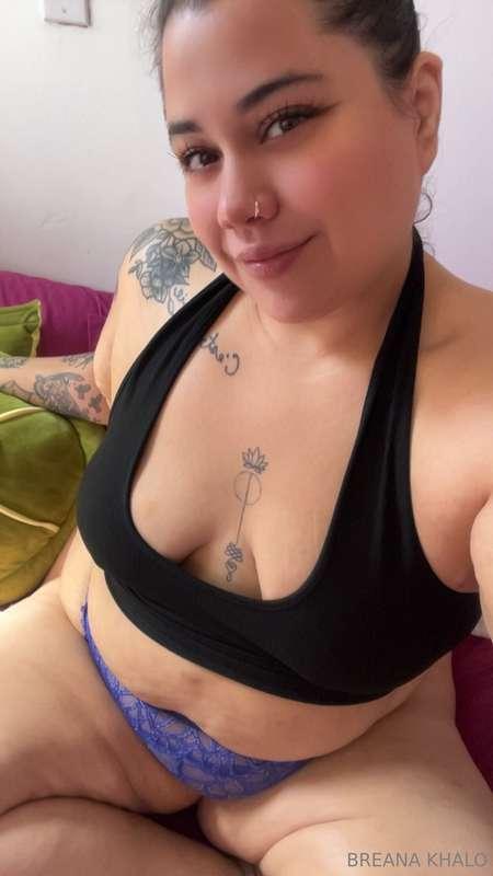 Hey babe! I’m online 😘 