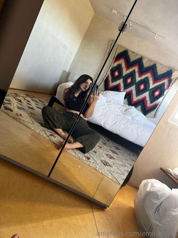 Casual comfy sexy eat meeeeee