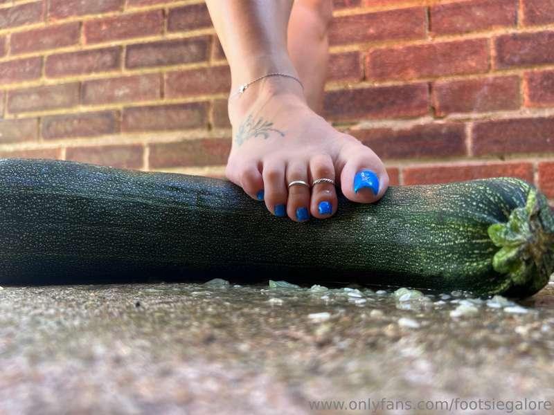 footsiegalore image #1