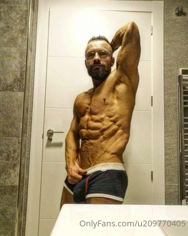 Tight enough 😝
Apretadito 😝