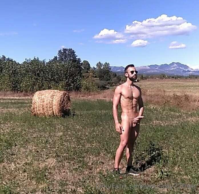 Sex in the countryside? 🍆🍑😏