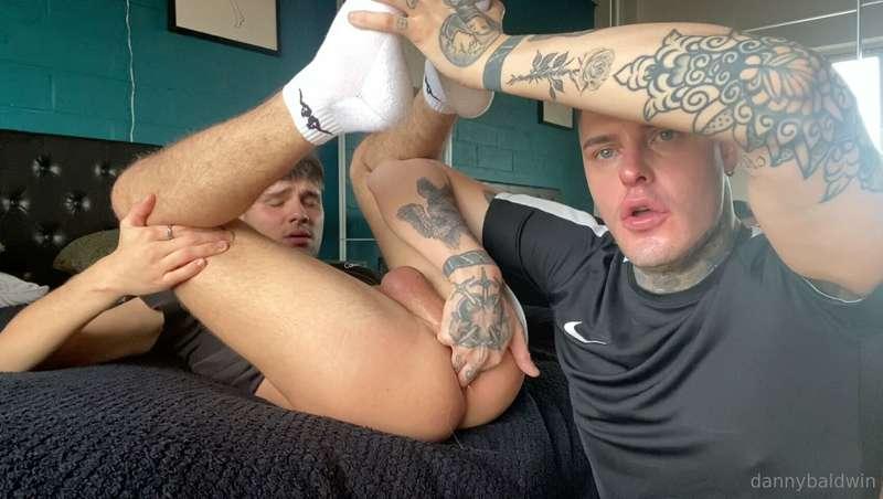 Such a good twink taking all them fingers @jakelondonxxx