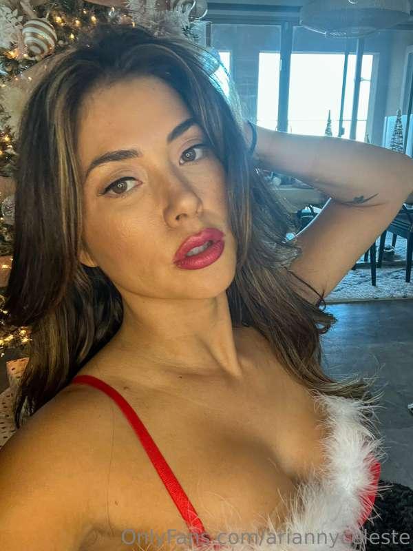 Ms. Santa Claus 🧑🏼‍🎄