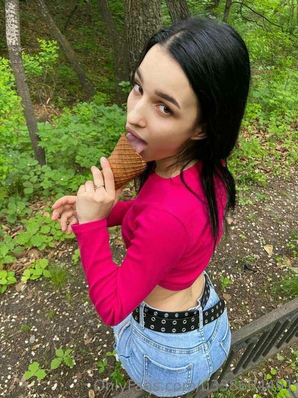 Guess what tastes like?🍦