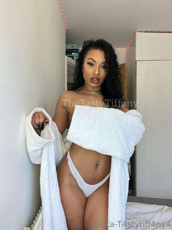 Good morning, show me your morning wood 🍆