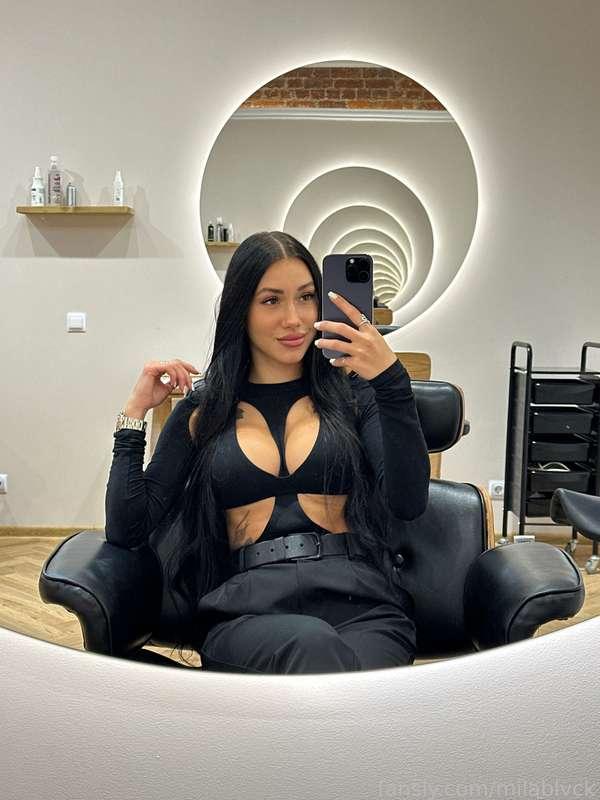 Beautiful goddesses must always be at their best ✨


#mirror #bimbo  #faketits #bigtits #facial  #goddess  #bigboobs #brunette #skinny