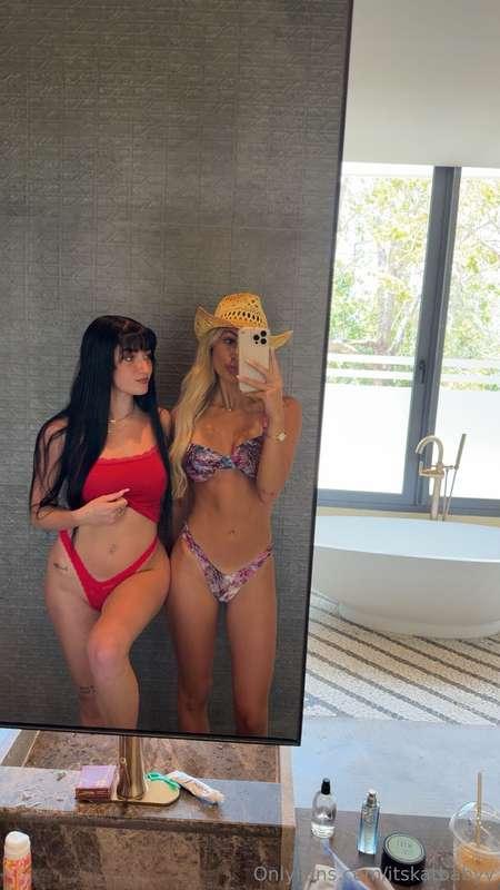 Happy Easter!!!!💕💕 Me and @katiebaeee are going LIVE on here..