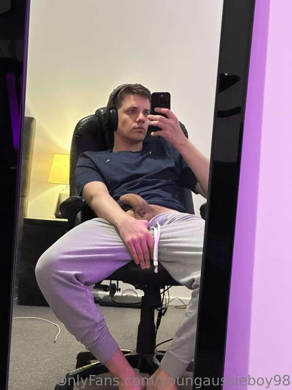 Late night wanking as usual