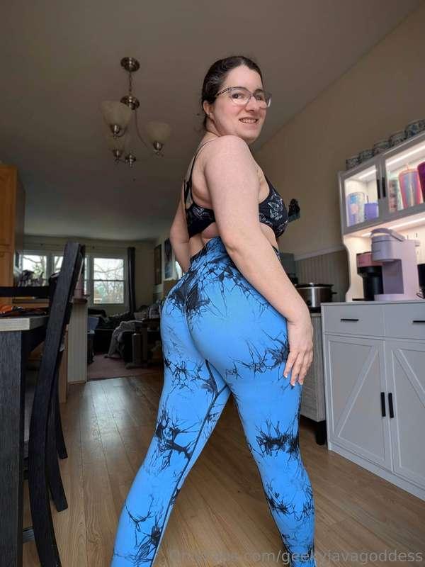 Time to strip out of this :) includes boobs, ass, asshole an..