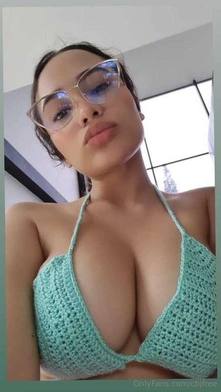 Vanessa's little cousin has grown up and is ready for you to..