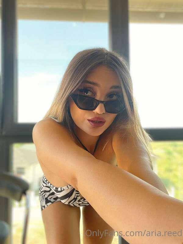 Give me a kiss right now 💋