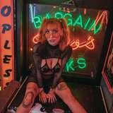 zeenavalvona_collabs