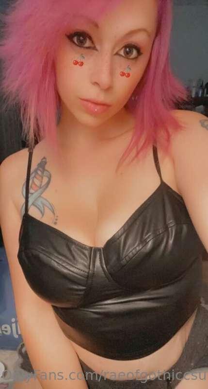 https://onlyfans.com/queenstardusttt

If you love big 🍒, go ..