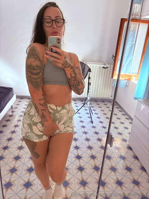 Sunday. The Day of Worship.Are you on your knees?Goddess is ..