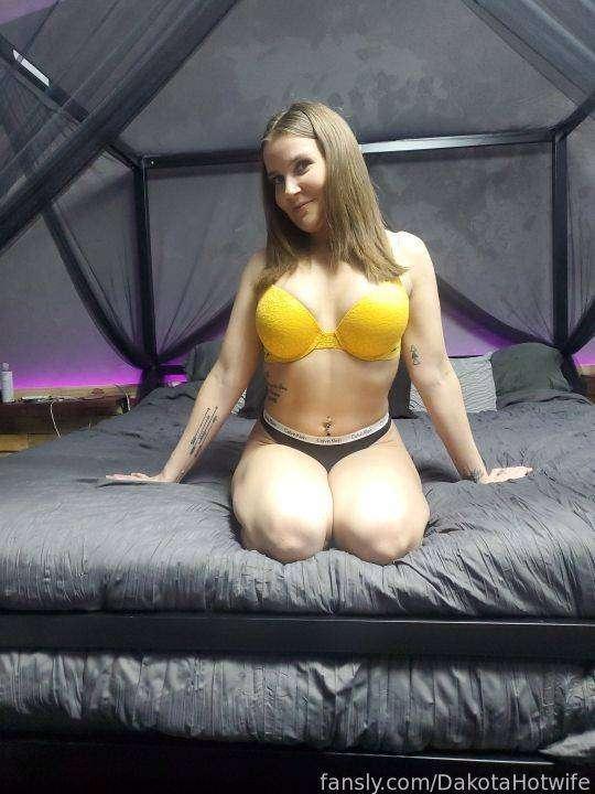 dakotahotwife image #87