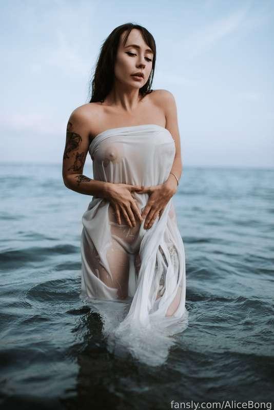 Getting a little bit wet😏

#cute #horny #petite #wet #bigtits #boobs #naughty #sexy #brunette #egirl