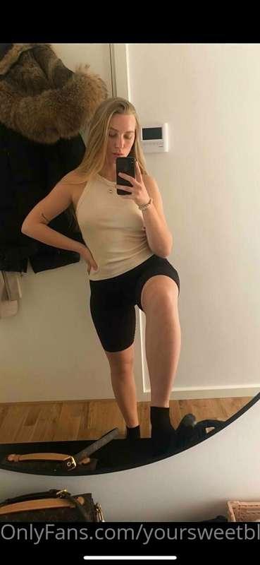 Back again from the workout. Ready for some fun in the DMs😋