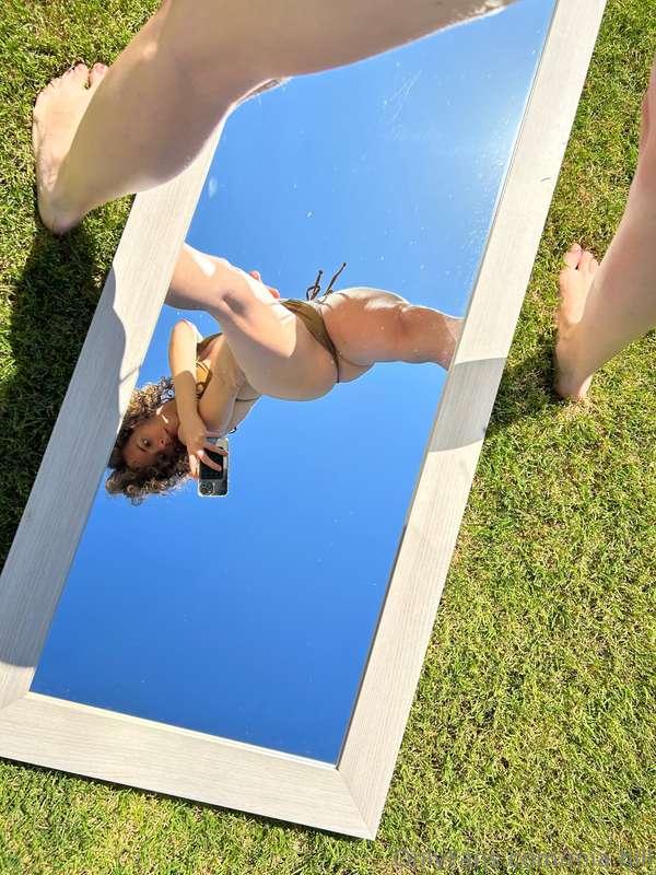 POV: You dropped something…Me 😇And yes, I bend like that 😅