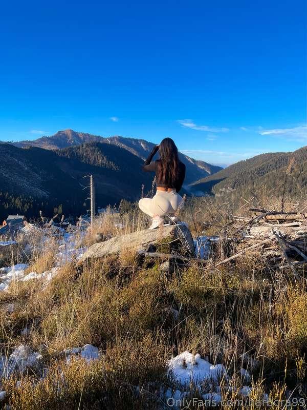 Quickie on this beautiful place? 
