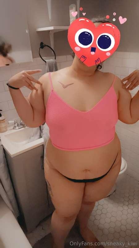 What’s the vibe today? Bra or no bra? Thong or no thong 🧐