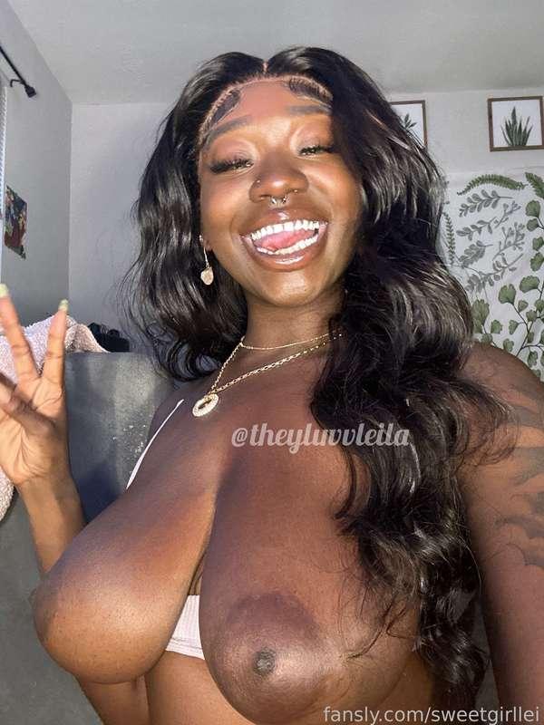 sweetgirllei image #3