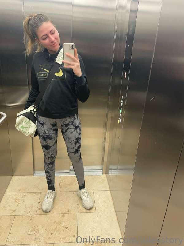 Auf zum Sport 🥰 den Körper formen 🥵 fällt Dir noch etwas ein..