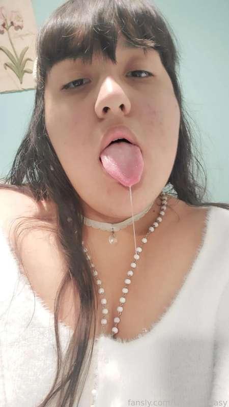 Can you cum on my face please 🥺