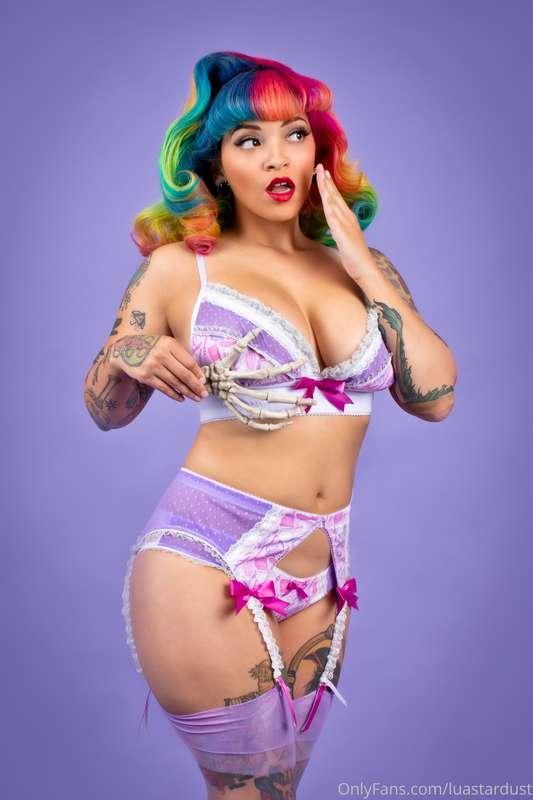 Spooky pinup!