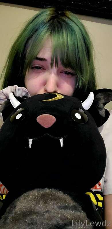 Hi hi, oldish selfie making me want to dye the underneath of..