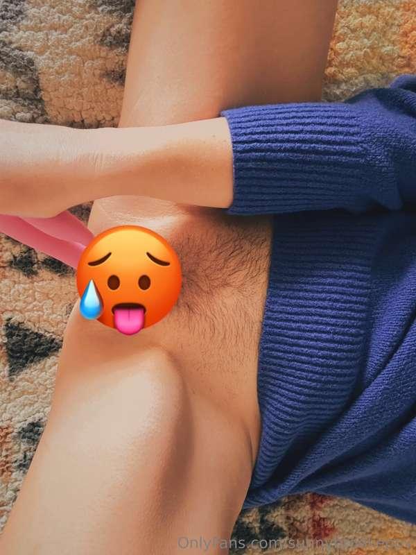 😽 Pussy Play 😽This is one of my most liked pictures ever, an..