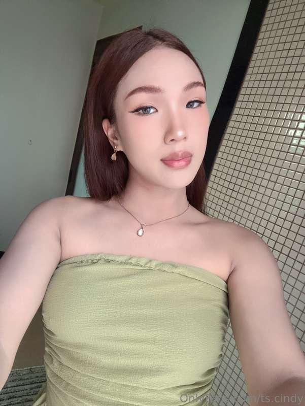 Green is my color today. What's yours? 👀