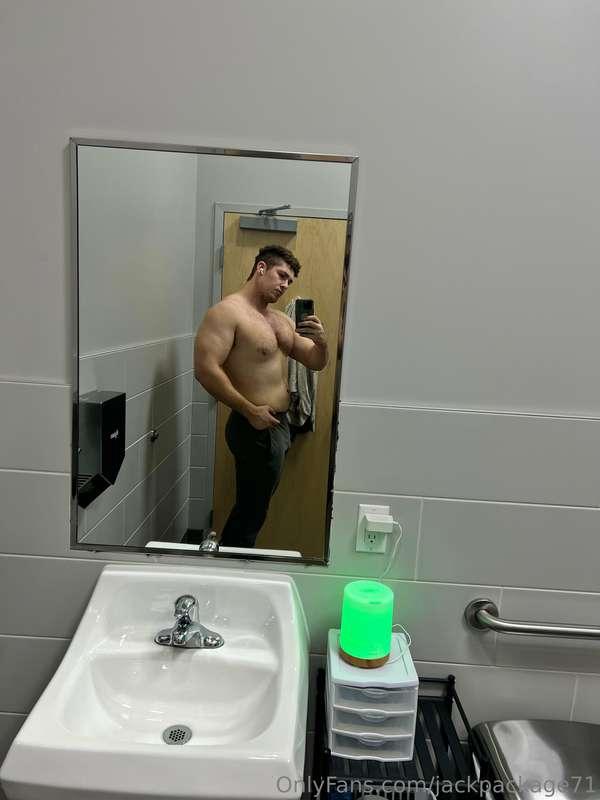 Guess my weight… feeling thick at 6’4”