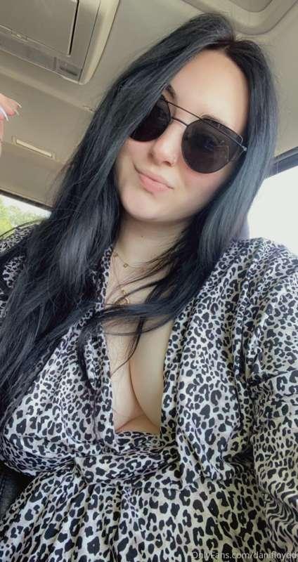 Ran errands in my robe, nothing underneath 🤣😛 
Wanna see the..