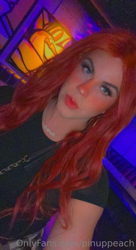 Getting pretty today! Open to doing so private live sessions..