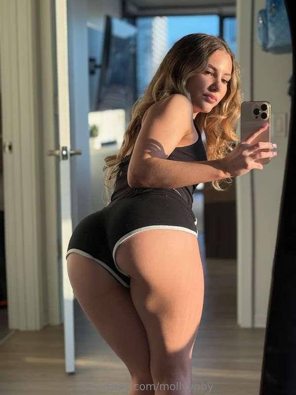 Tight waste bb come tap this💗