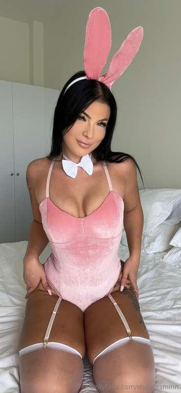 Horny Halloween! 🤤I chose this costume cause I love hopping ..