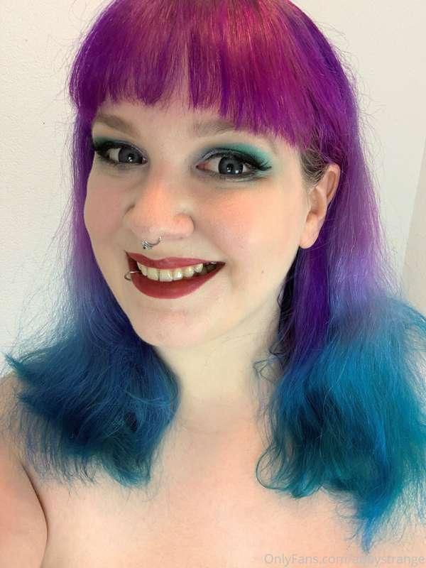 I always love to take selfies with just my face, you know?