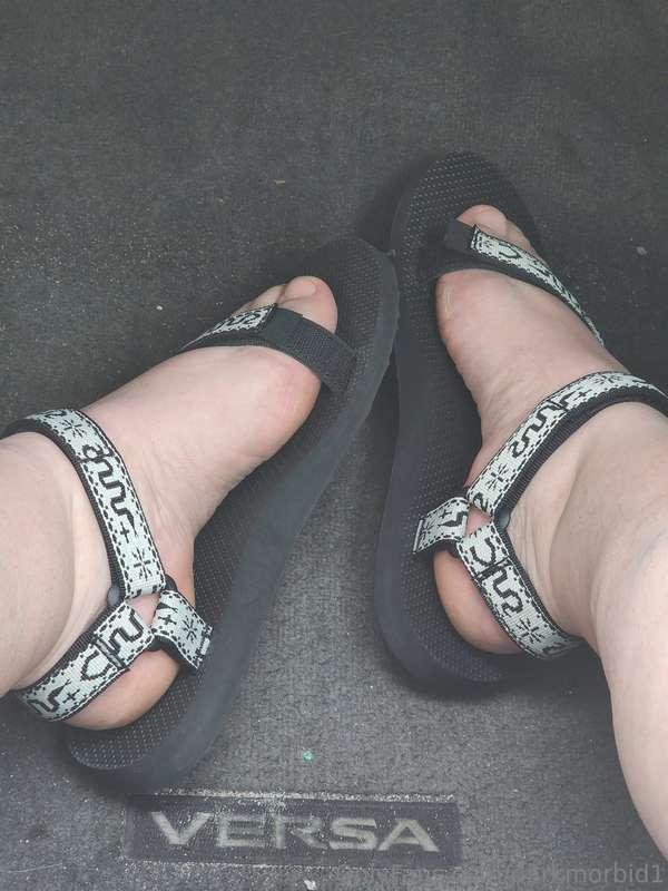 New sandals for vacation 👀