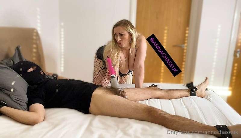 Playtime with cucky 😈