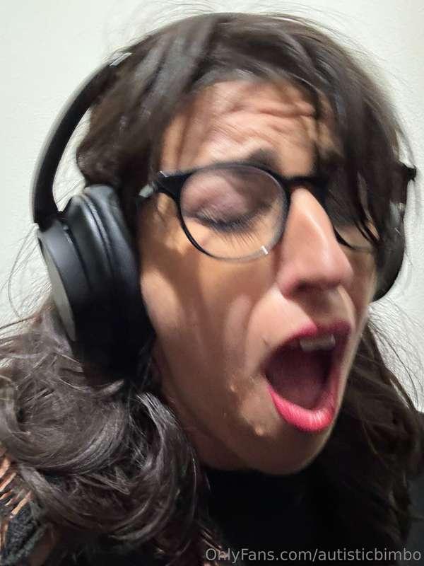 autisticbimbo image #0