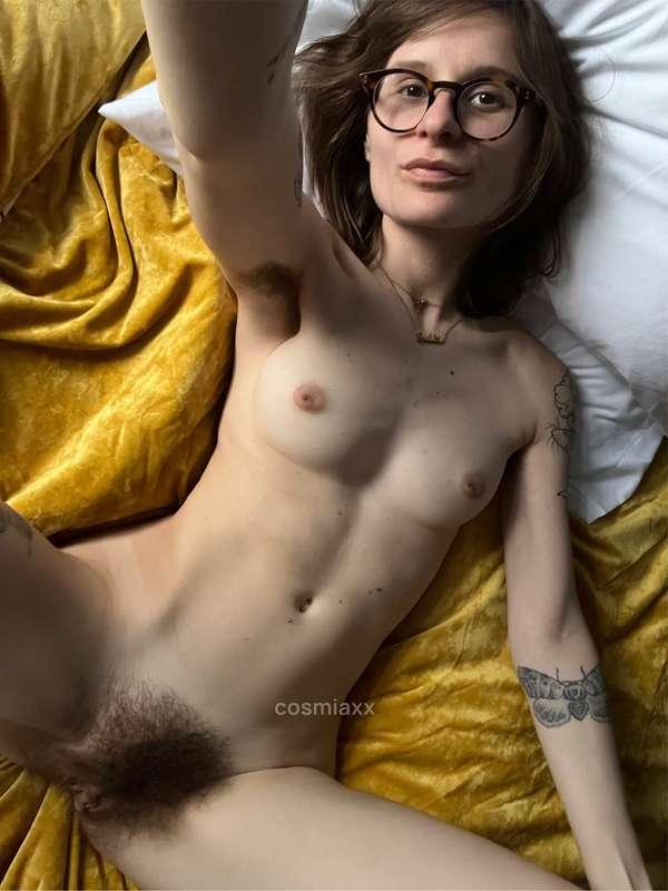 My house guest is gone and I’m free to make customs and sext..